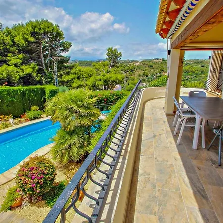 Villa Nessa - Well Furnished With Panoramic Views In