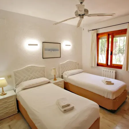 Villa Nessa - Well Furnished With Panoramic Views In